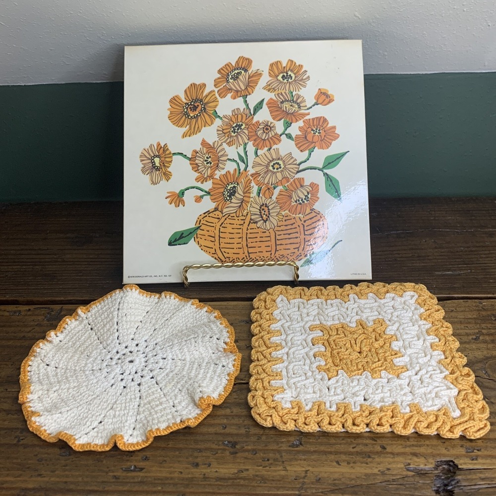 Vintage Litho Trivet Crochet hot pads Orange Cream 1976 LOT OF 3 Hand made USA - Picture 2 of 9